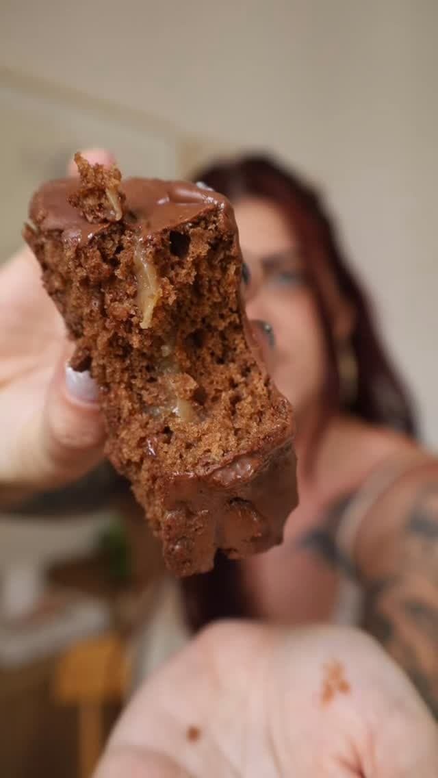 Pão de melado recheado com doce de leite
