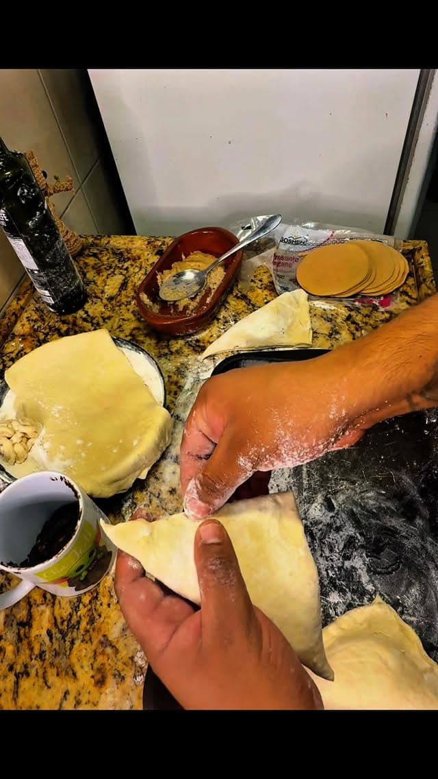 Pastel Assado com Creme de Pepitas de Girassol e Presunto Vegano Goshen