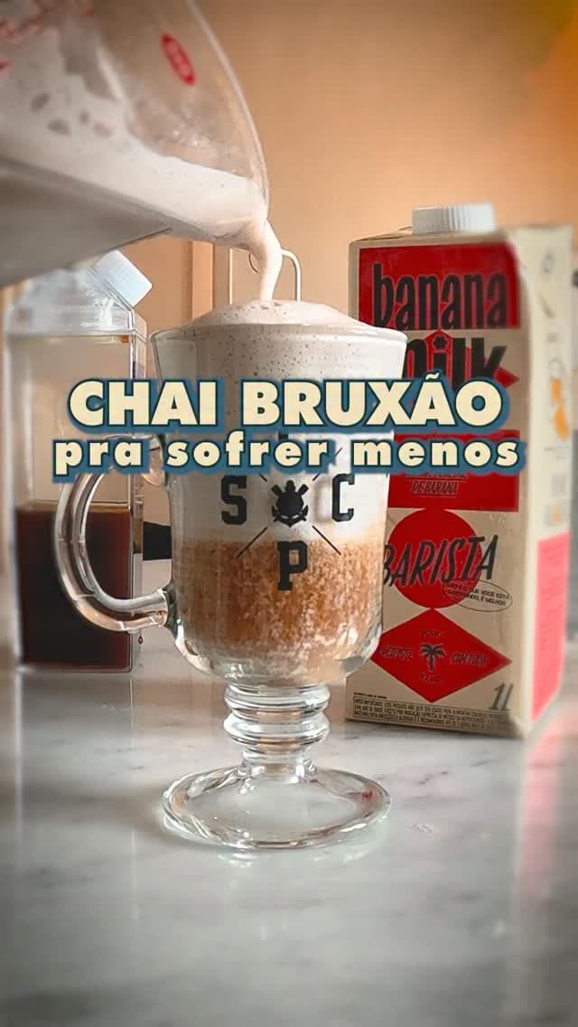 Esse Chai Bruxão tem tantas especiarias que é praticamente um quentão sem pinga - mas nada te impede de aditivar... 🪵