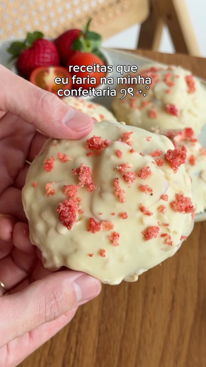 Bombom de Manjericão, Matcha e Morango com Tomate